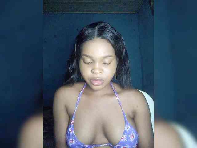 curvy-Queen12 webcam