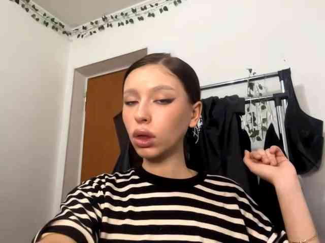 EvonneHeally webcam