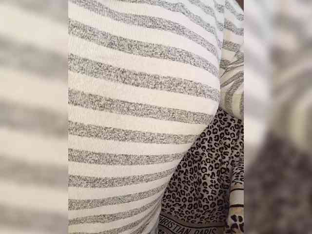 Miss-Tits2025 webcam