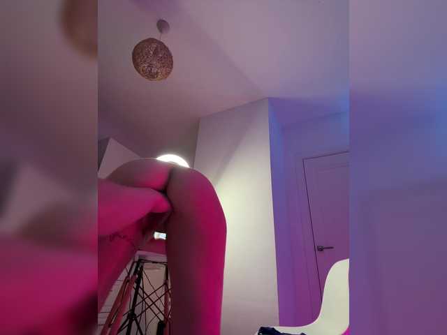 Entra en el chat con el modelo James-Eva0 James-Eva0