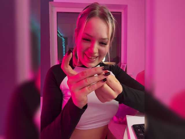 go to chat with James-Eva0