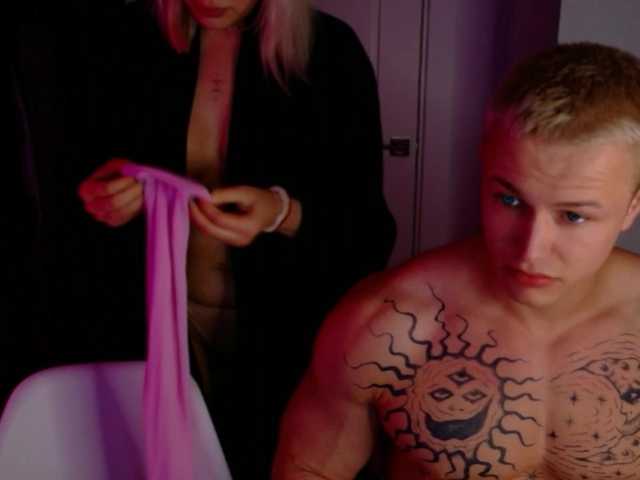 Entra en el chat con el modelo James-Eva0 James-Eva0