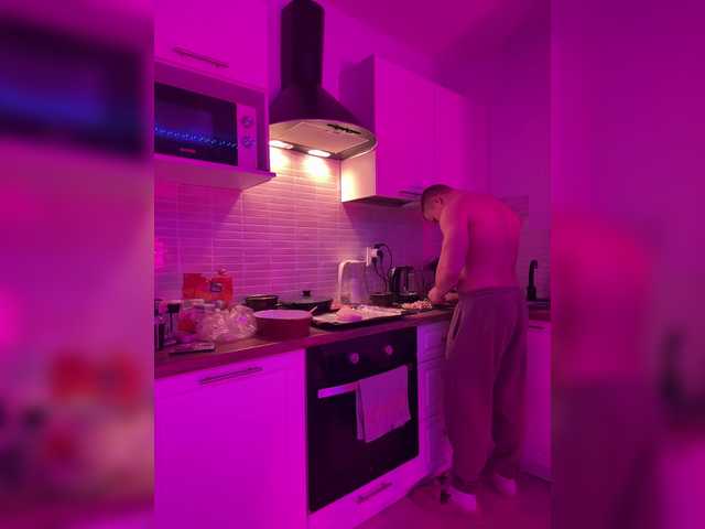 go to chat with James-Eva0