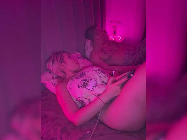 Accedi alla chat con il nickname James-Eva0 James-Eva0