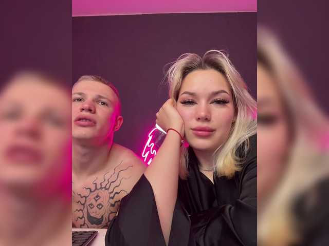 Entra en el chat con el modelo James-Eva0 James-Eva0