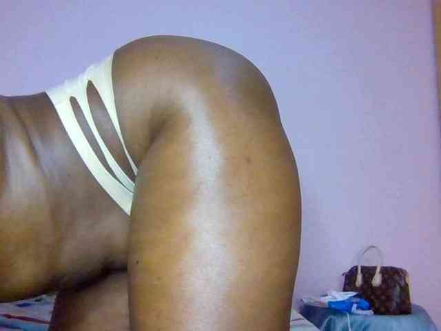 Naughtyliby webcam