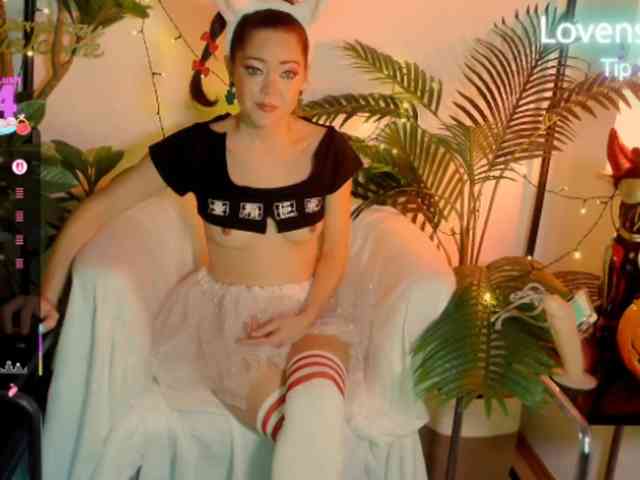 smallestgirlinchat01 webcam