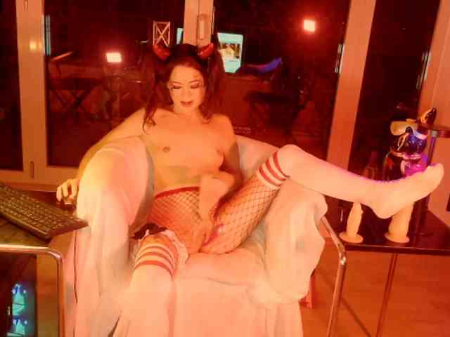 smallestgirlinchat01 webcam