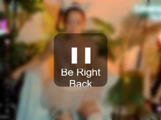 smallestgirlinchat01 webcam