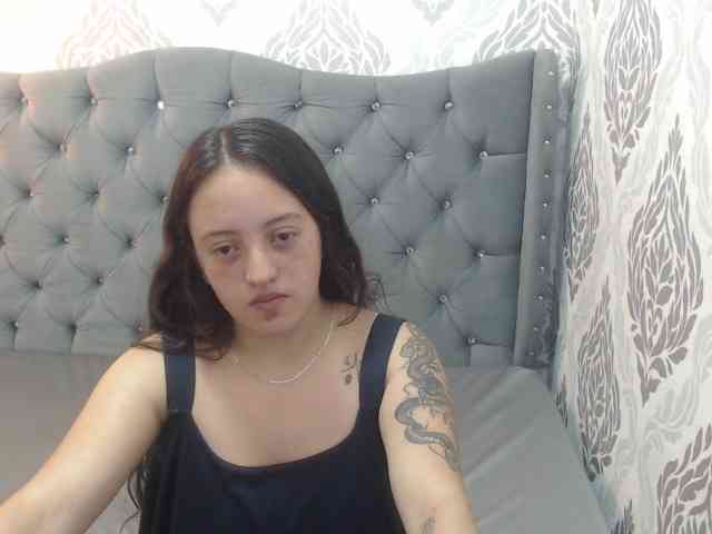 lauraxshein webcam