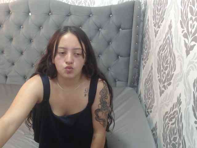 lauraxshein webcam