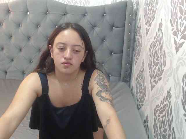 lauraxshein webcam