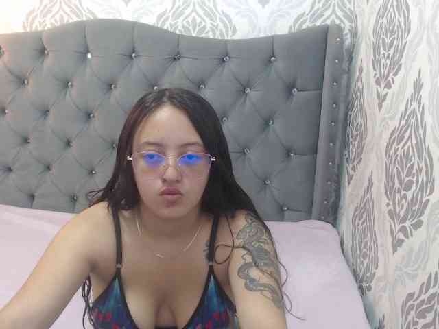 lauraxshein webcam