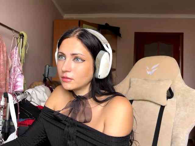 YajairaWeare webcam