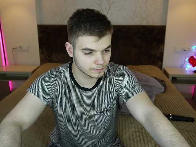 Vai a chattare su VikkiAndGeorge VikkiAndGeorge