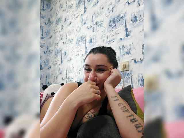 ViolettaKissMe webcam