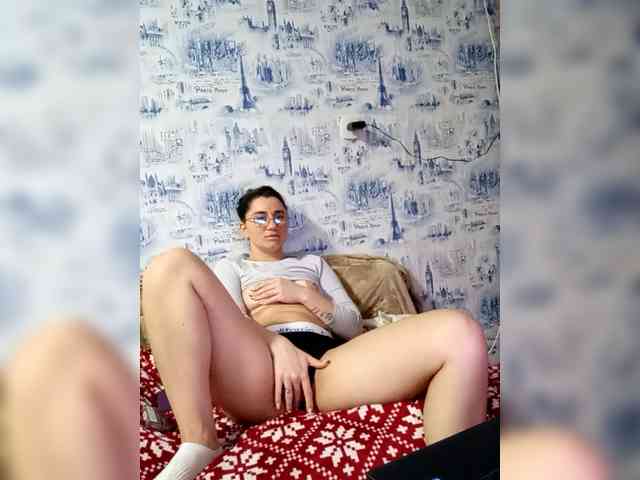 ViolettaKissMe webcam