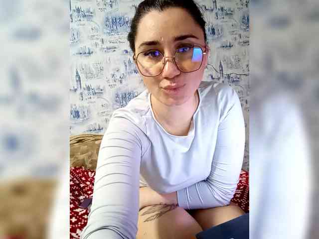 ViolettaKissMe webcam