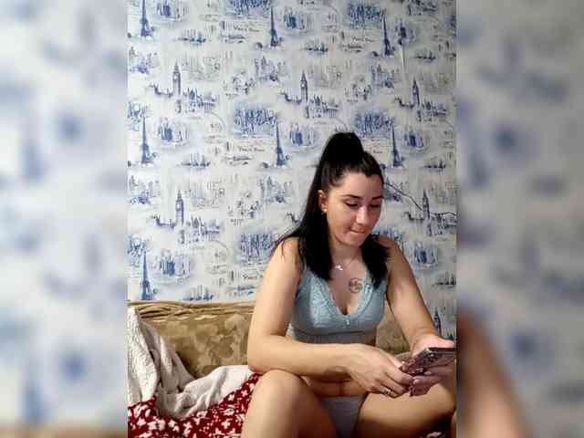 ViolettaKissMe webcam