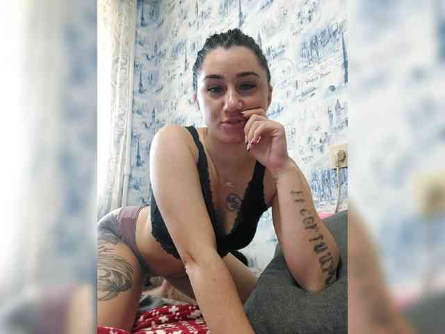 ViolettaKissMe webcam