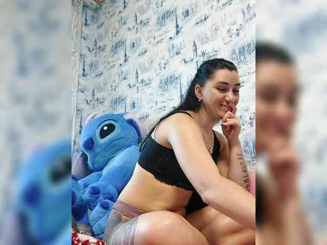 ViolettaKissMe webcam