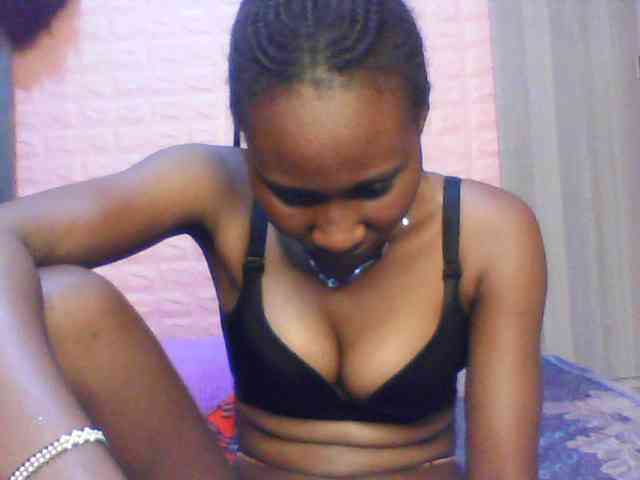 Sexy-melanin001 webcam