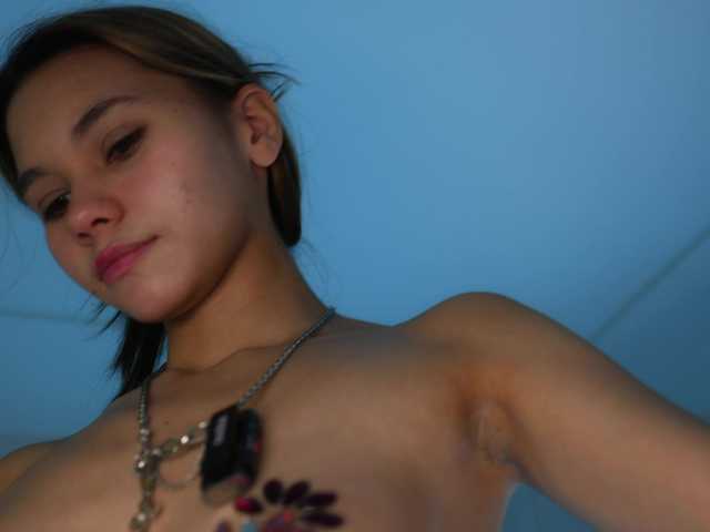 Vai a chattare su lovekissess lovekissess