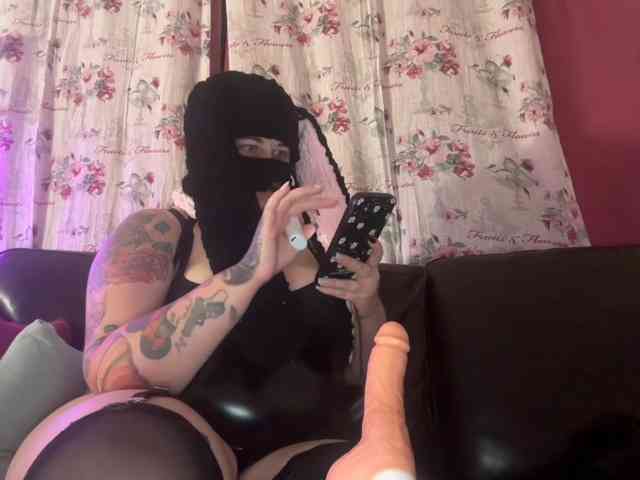 BlackBlackBunny webcam