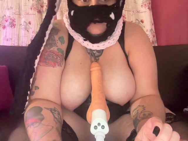 BlackBlackBunny webcam