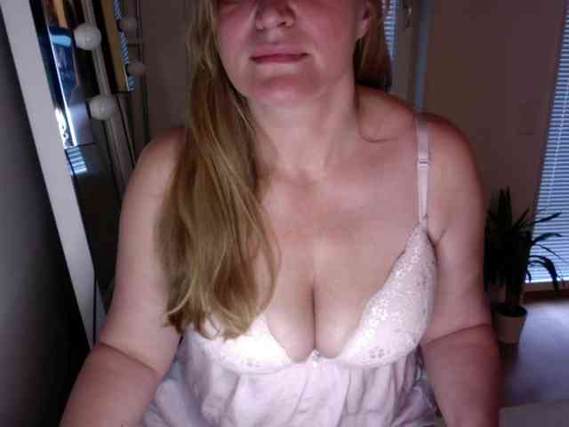 TheGirlNextDoor1 webcam