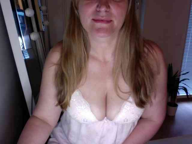 TheGirlNextDoor1 webcam