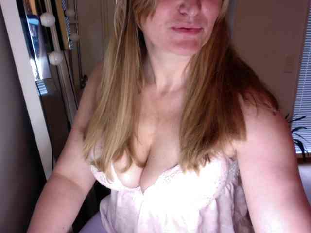 TheGirlNextDoor1 webcam