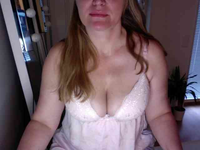 TheGirlNextDoor1 webcam