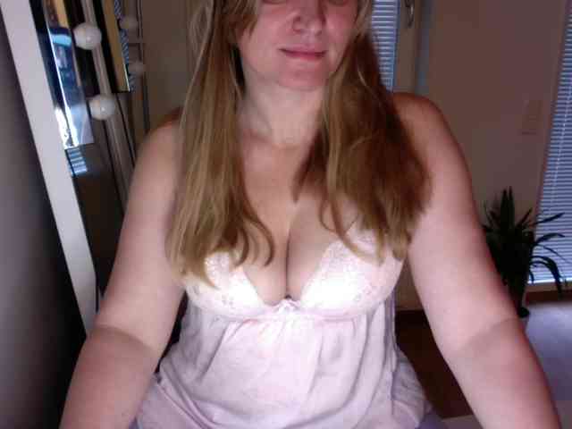 TheGirlNextDoor1 webcam