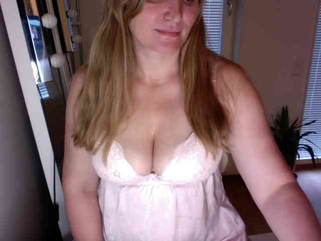 TheGirlNextDoor1 webcam