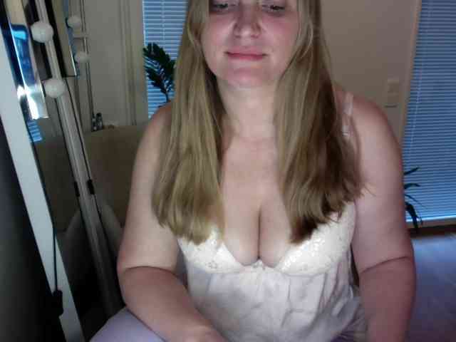 TheGirlNextDoor1 webcam