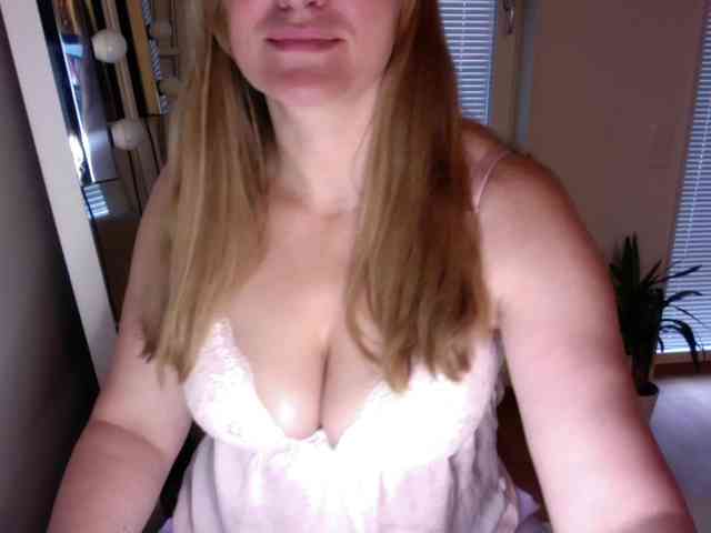 TheGirlNextDoor1 webcam