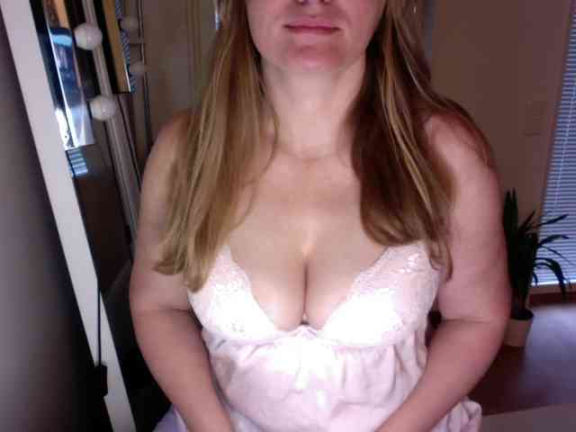 TheGirlNextDoor1 webcam