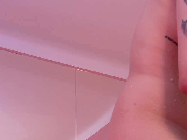 Accedi alla chat con il nickname LeeZoldyck LeeZoldyck