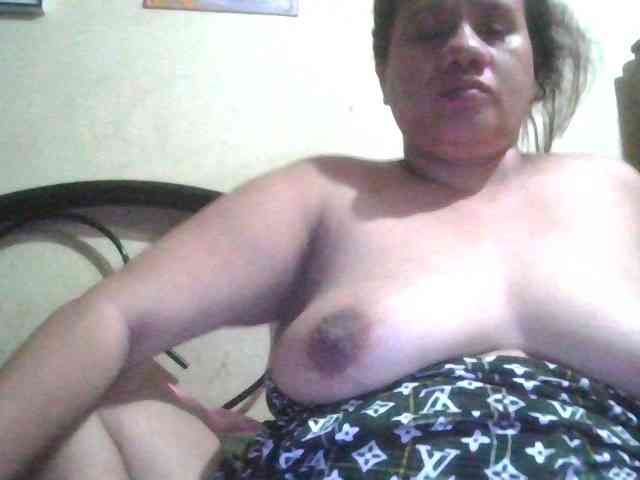 xxwetmomm webcam