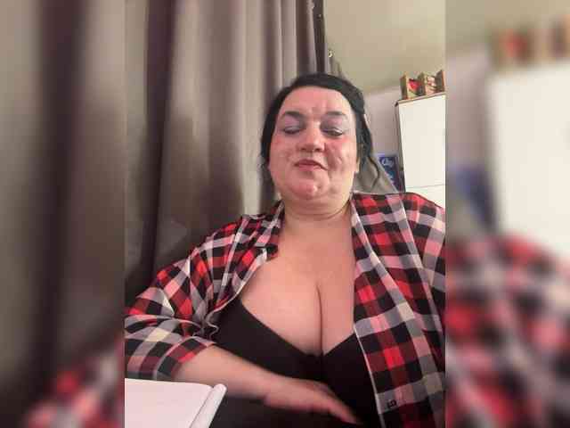 SVETIKBOMBOCHKA webcam