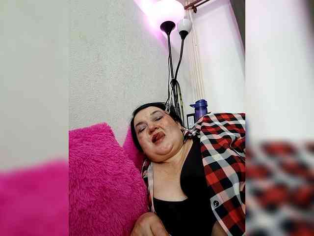 SVETIKBOMBOCHKA webcam