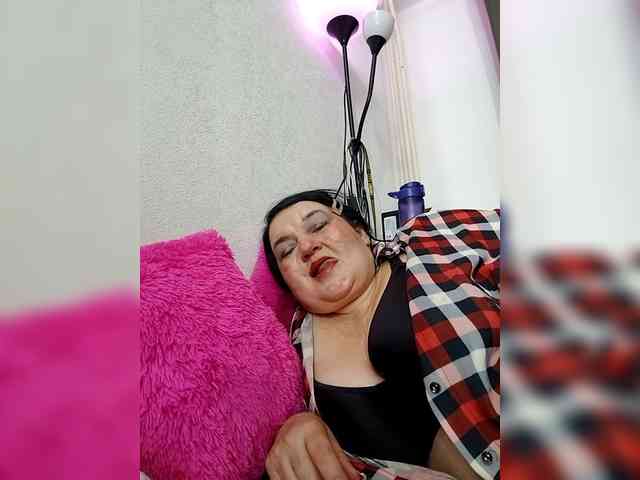 SVETIKBOMBOCHKA webcam