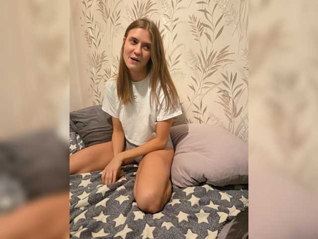 Entra en el chat con el modelo Alexxpussy Alexxpussy