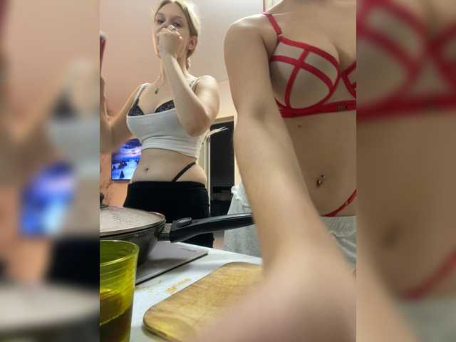 Entrez le videochat erotique avec le
modèle VikaAndMilana VikaAndMilana