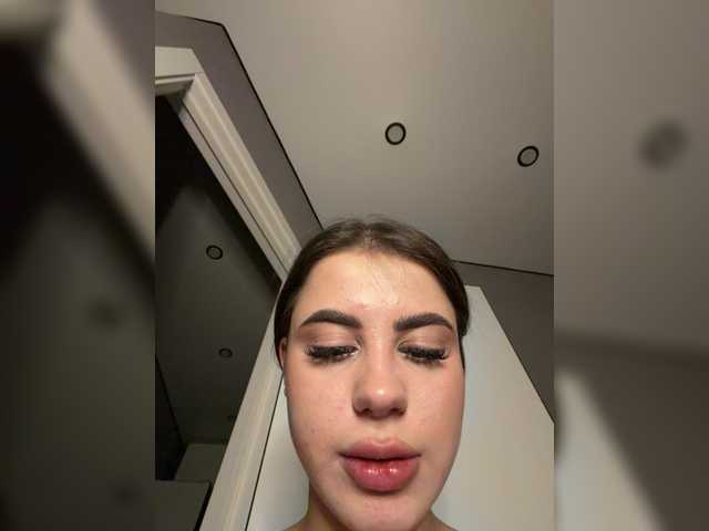 Entra en el chat con el modelo Vik04ka Vik04ka