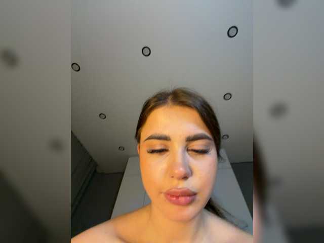 Vai a chattare su Vik04ka Vik04ka