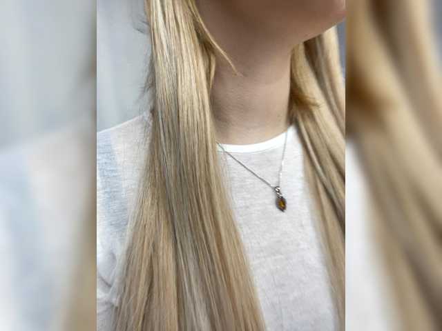 Accedi alla chat con il nickname VikaAndMilana VikaAndMilana