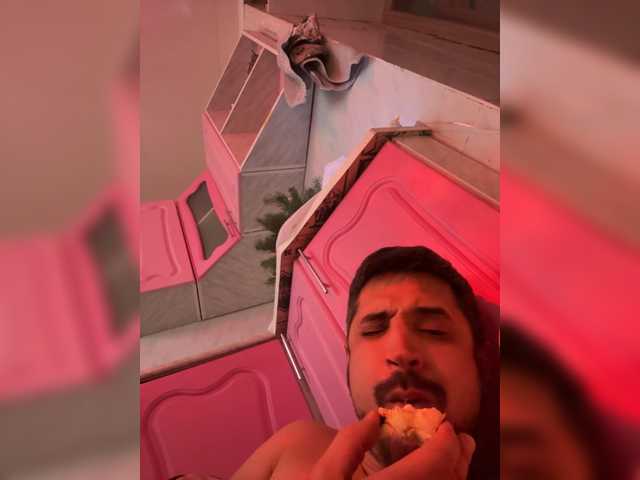 Accedi alla chat con il nickname VIP17CoupleDream VIP17CoupleDream