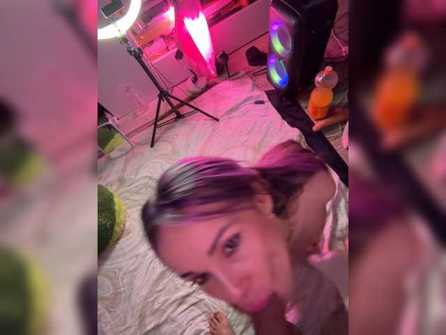 Entrez le videochat erotique avec le
modèle VIP17CoupleDream VIP17CoupleDream